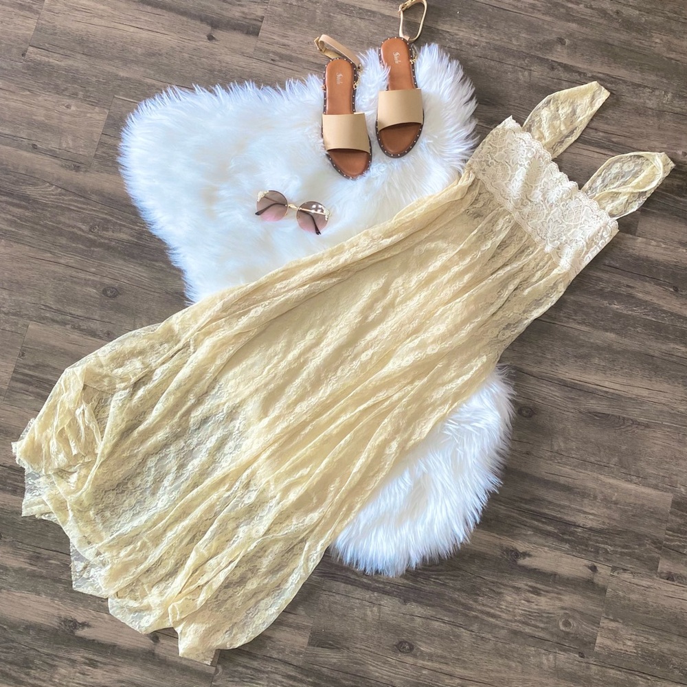 SOLD 🌹NWOT Free People Romance In The Air Lace Dress🌹
